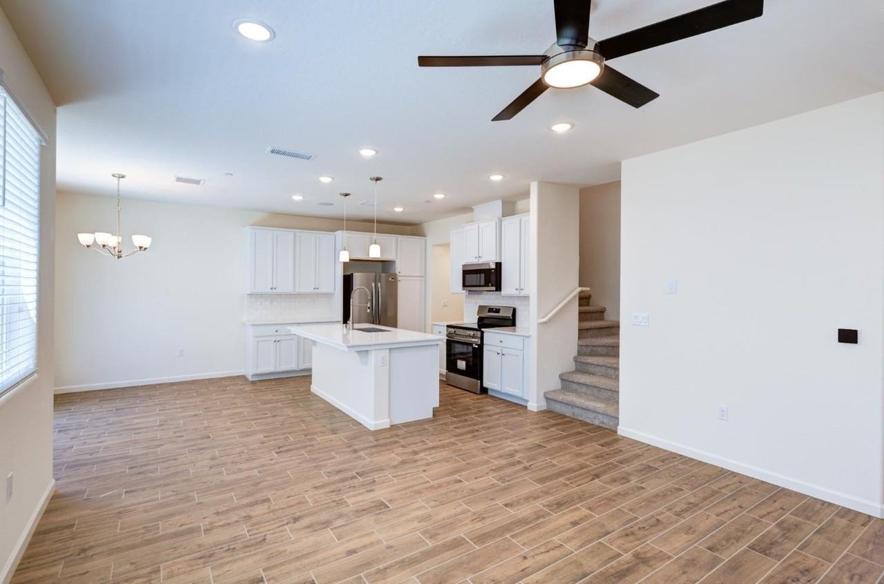 1498 Vintage Ln - Photo 5 of 19