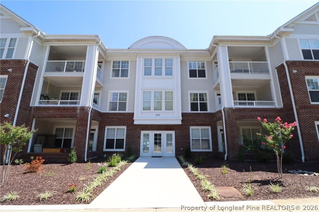 223 Eyam Hall Ln