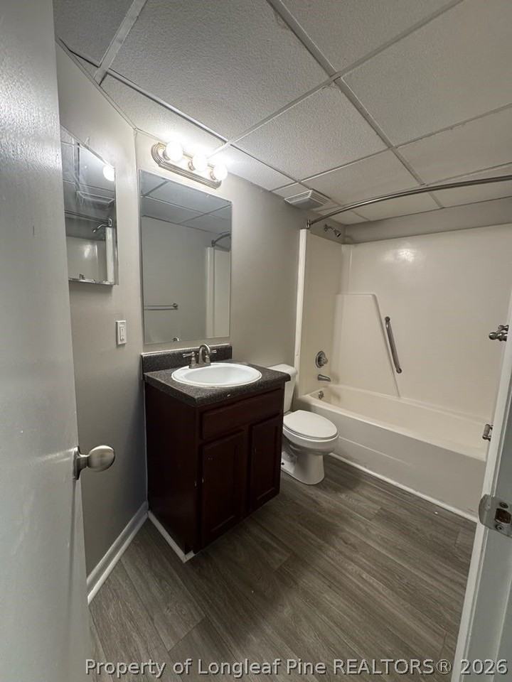 801 Applewood Ln - Photo 3 of 7