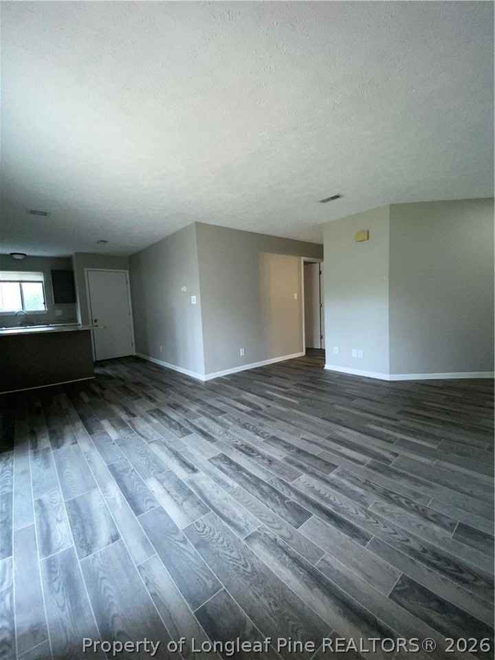 951 Applewood Ln - Photo 2 of 15