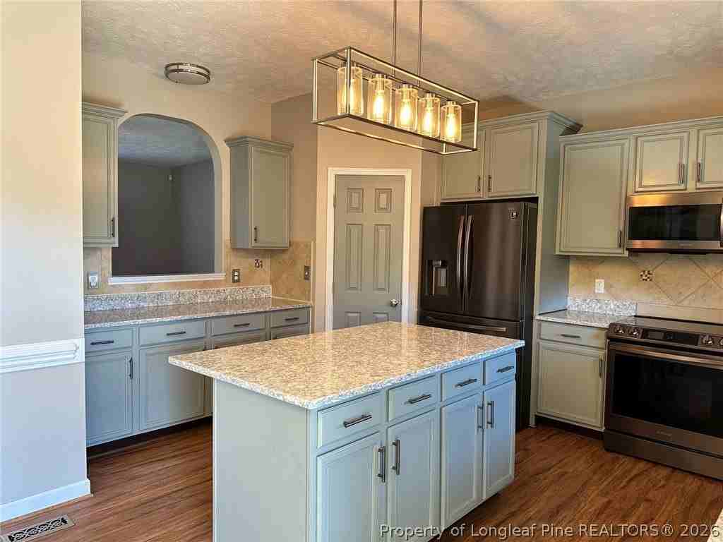 3912 Barclay Way - Photo 5 of 22