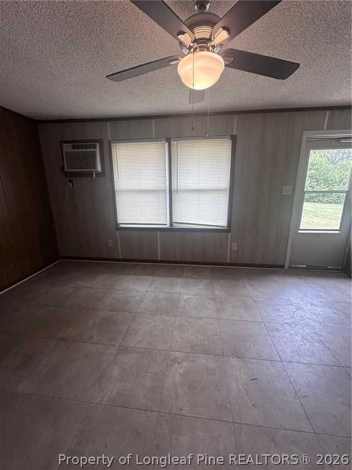 1047 Rulnick St #D - Photo 2 of 3