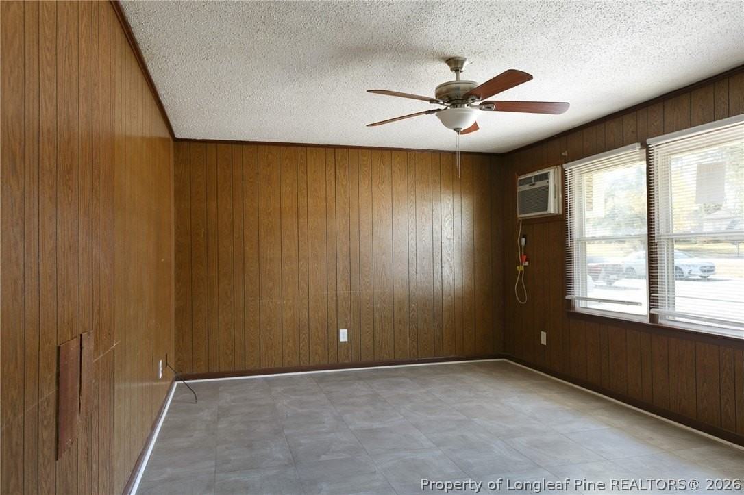 1045 Rulnick St #B - Photo 3 of 9