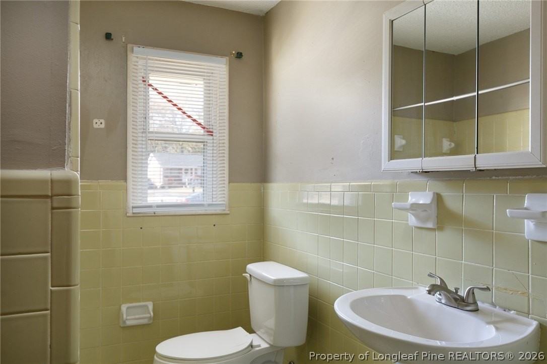 1045 Rulnick St #B - Photo 4 of 9
