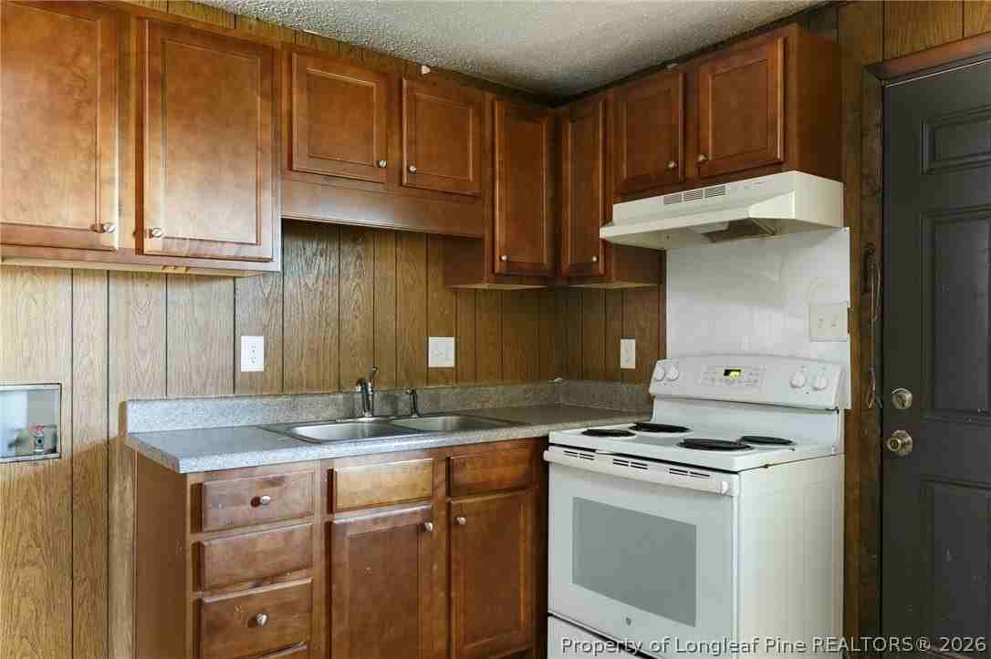 1045 Rulnick St #B - Photo 6 of 9