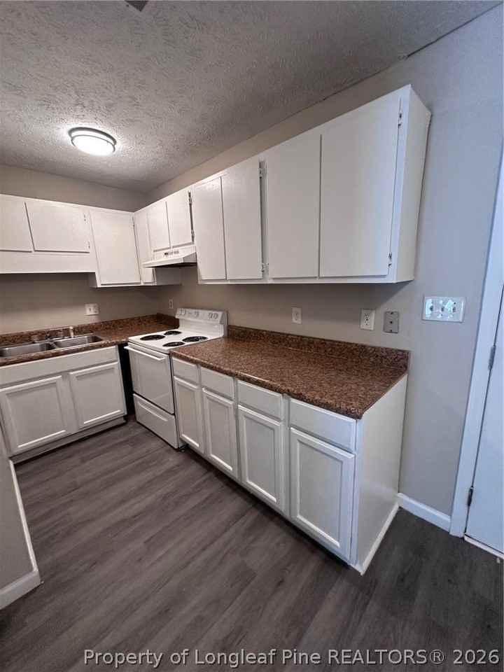 5801 Aftonshire Dr - Photo 2 of 10
