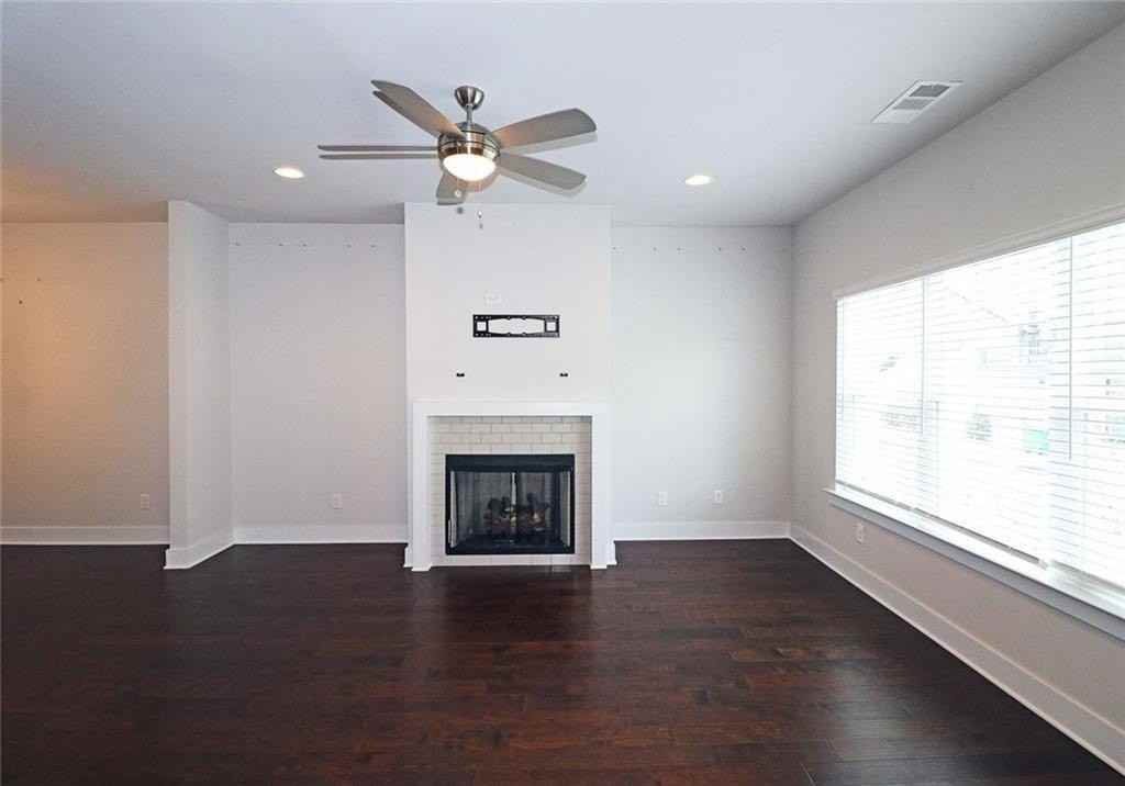 2163 Wiggins Walk - Photo 4 of 30