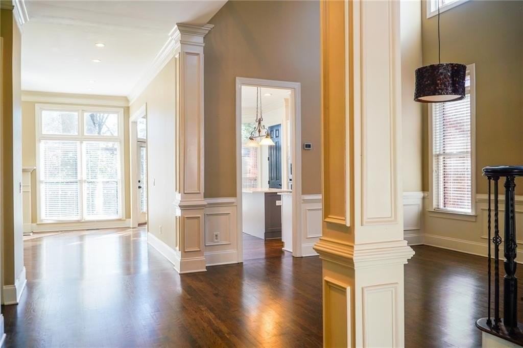 1127 Ashton Bluff Dr Ne - Photo 2 of 31