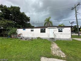 featured image of 4900 Tice St #1