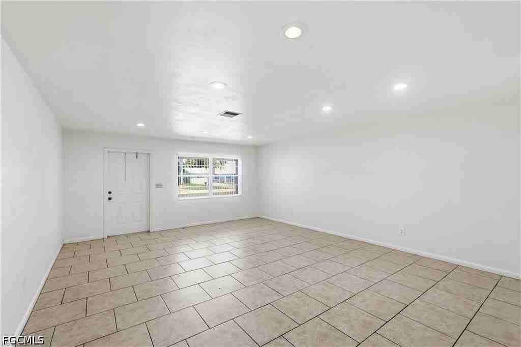 4913 Viceroy St #A - Photo 3 of 18