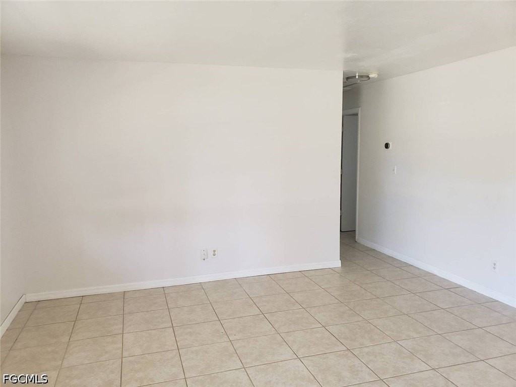 1306 Hibiscus Dr - Photo 2 of 14