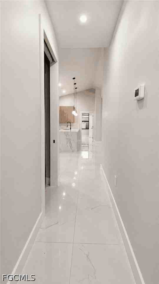 1739 Nw 19th St - Photo 5 of 14