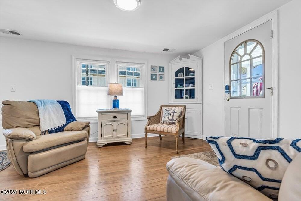 123 16th Ave - Photo 3 of 30