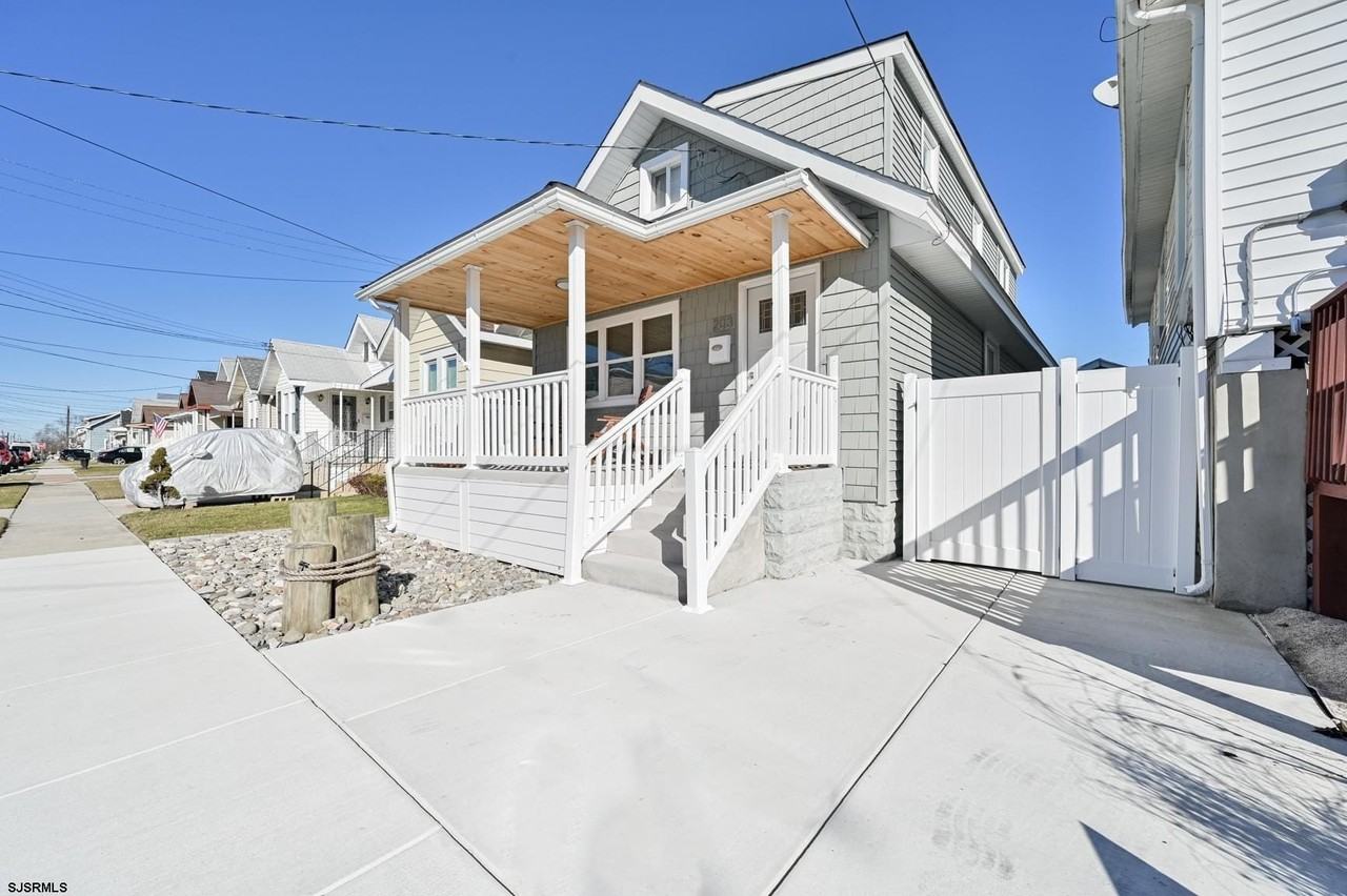 203 N Somerset Ave - Photo 3 of 43