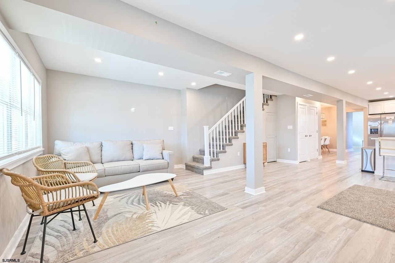 203 N Somerset Ave - Photo 6 of 43