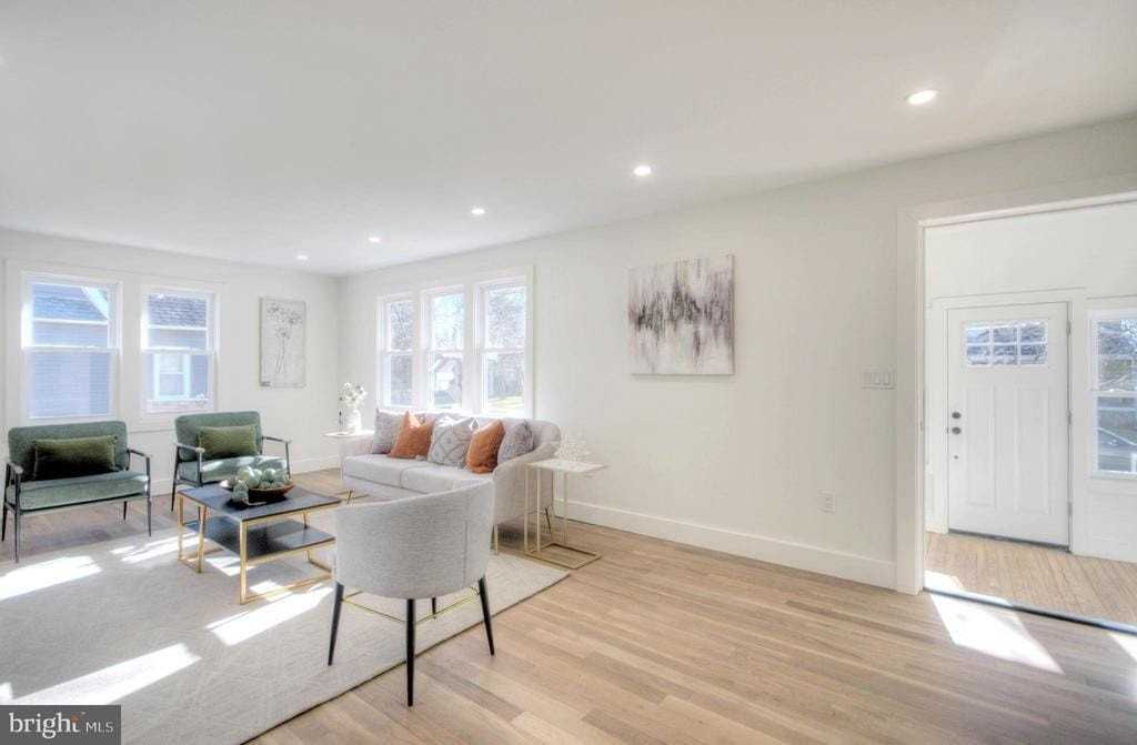 123 Park Ave - Photo 3 of 33