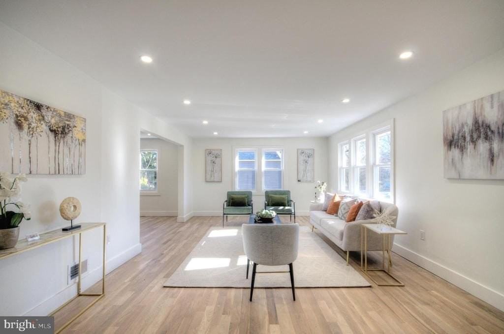 123 Park Ave - Photo 4 of 33