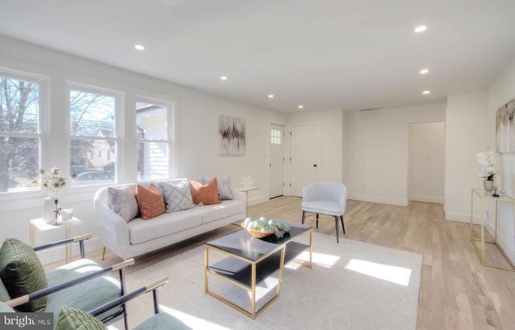 123 Park Ave - Photo 5 of 33