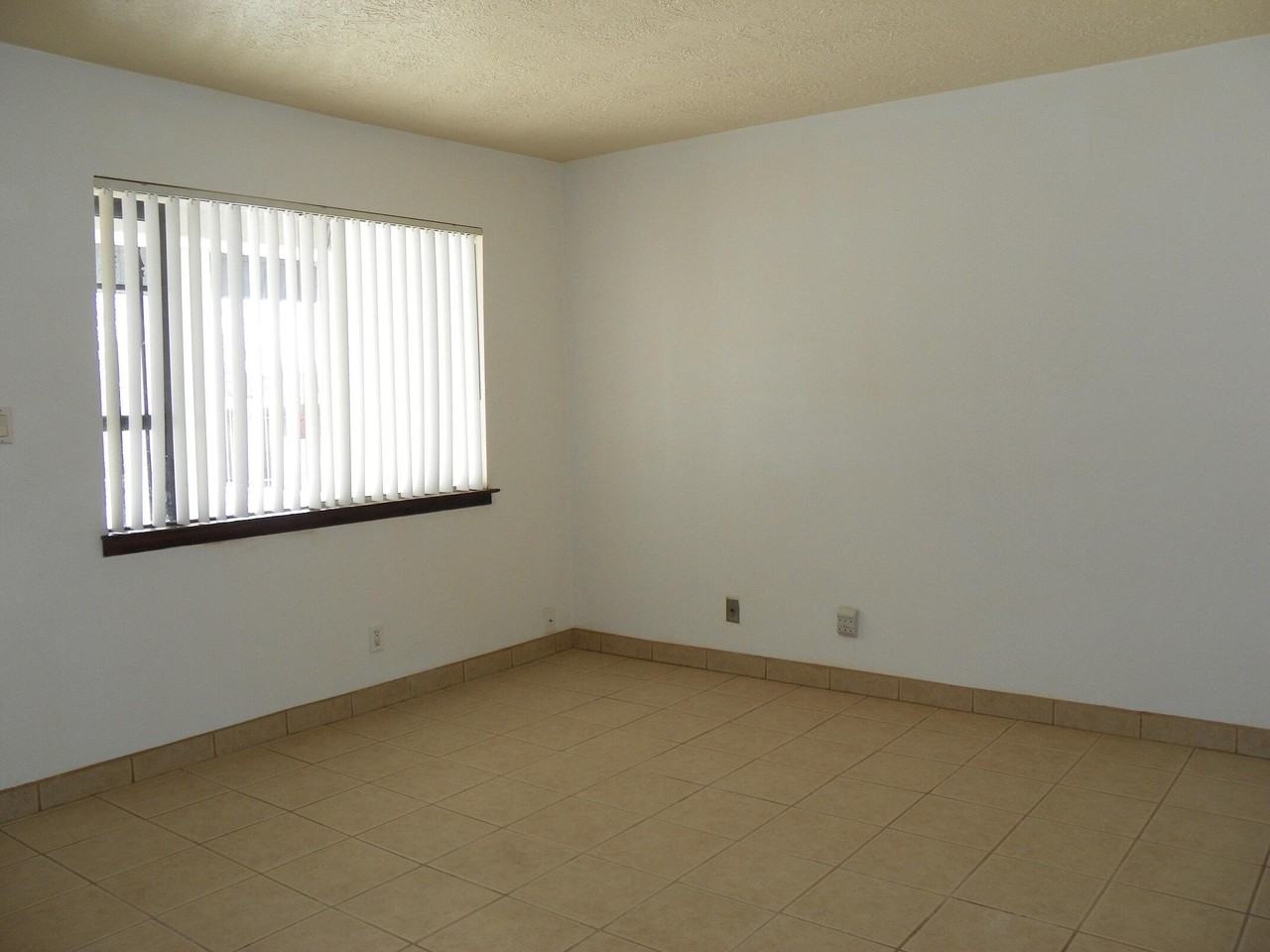 3101 Pennsylvania St Ne #8 - Photo 2 of 6