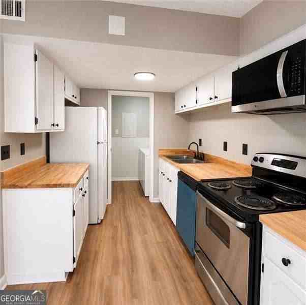 3254 Strawberry Ln - Photo 5 of 16