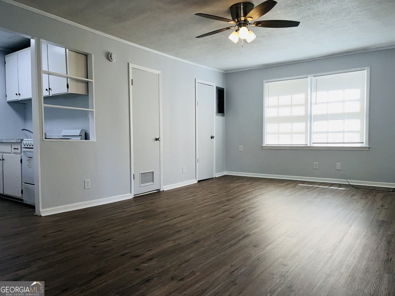601 W Haralson St #08 - Photo 3 of 13