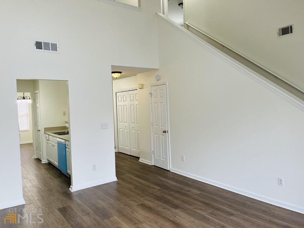 4037 Ravenwood Ct - Photo 7 of 30