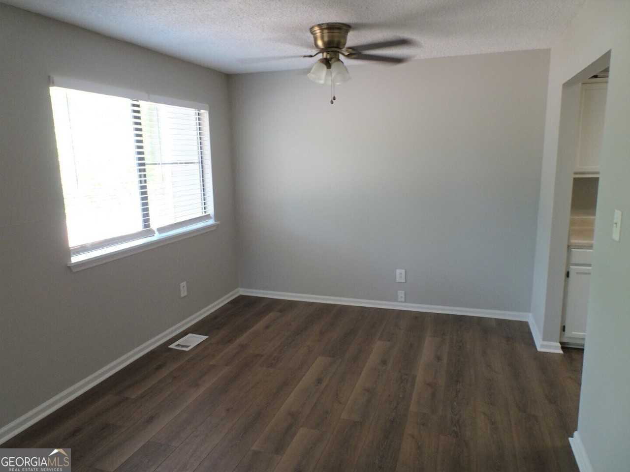 13 Oakmount Dr - Photo 3 of 18