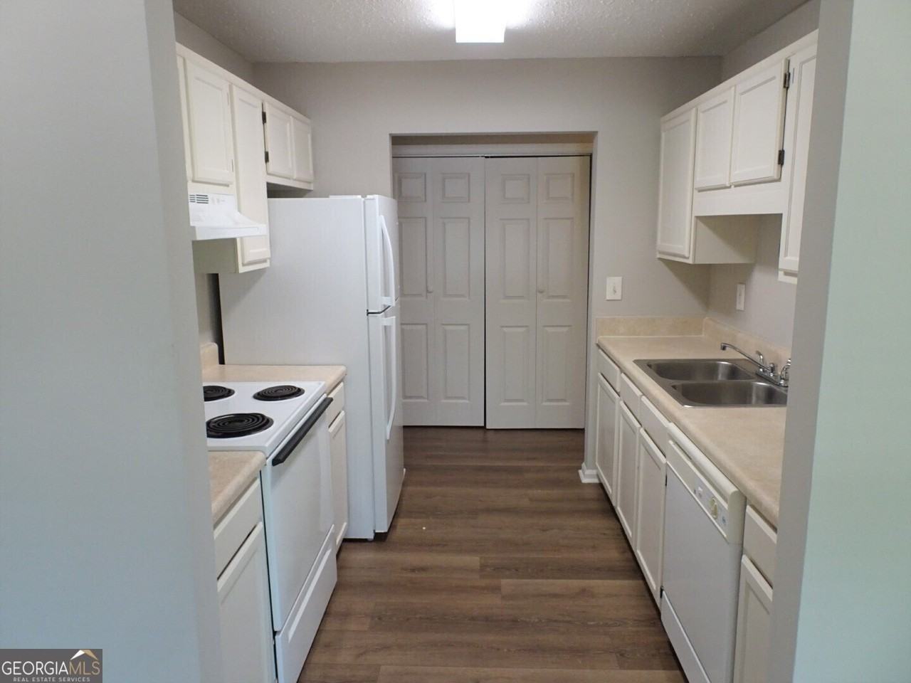 13 Oakmount Dr - Photo 4 of 18