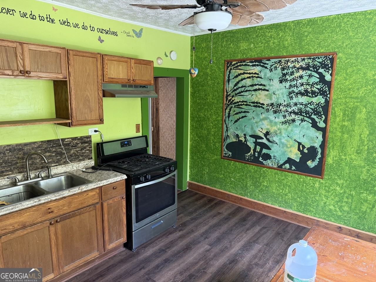 502 Lawrence St - Photo 4 of 13