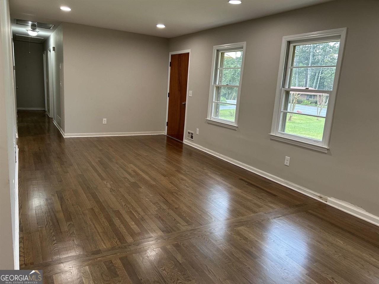 720 Jewel Pl Sw - Photo 2 of 34
