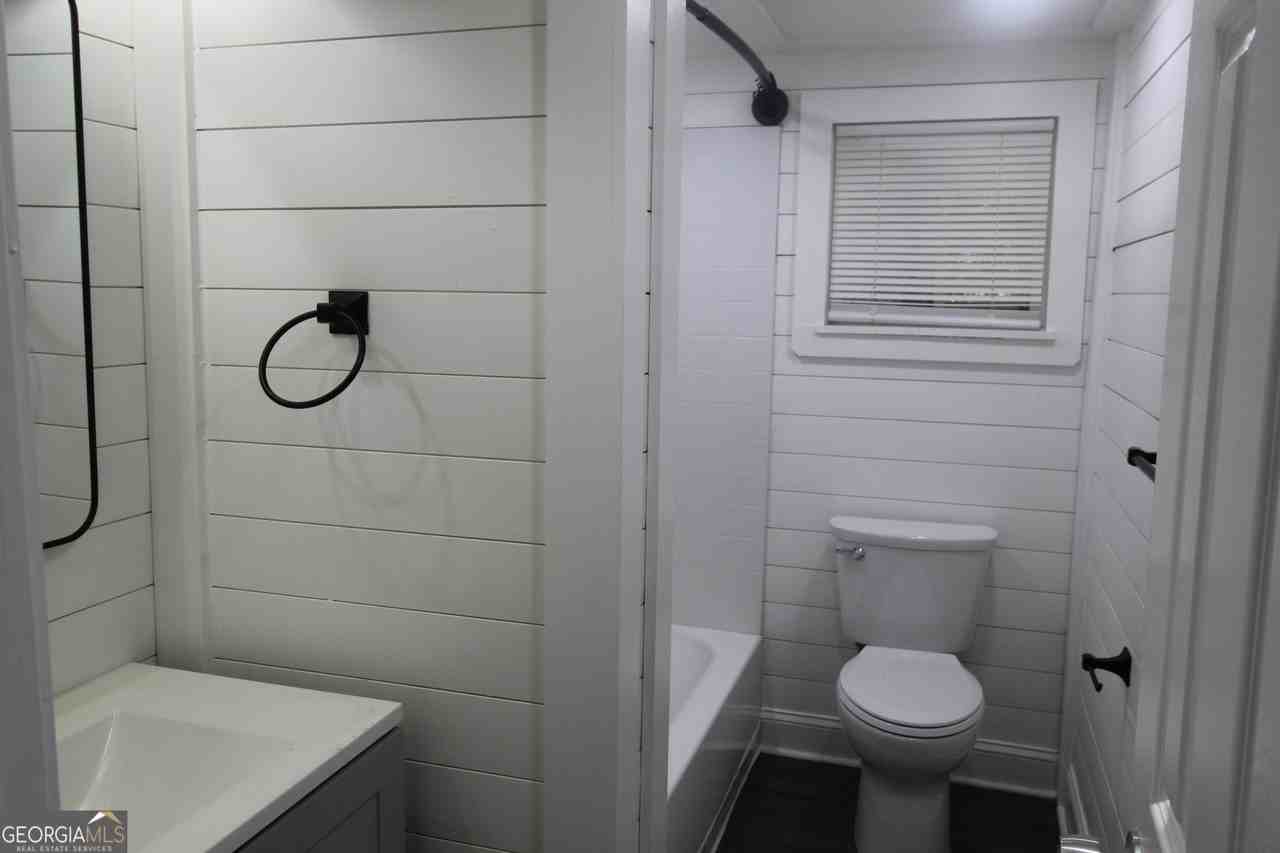 615 Snelson St - Photo 5 of 8