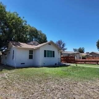 401 Cypress St - Photo 4 of 10