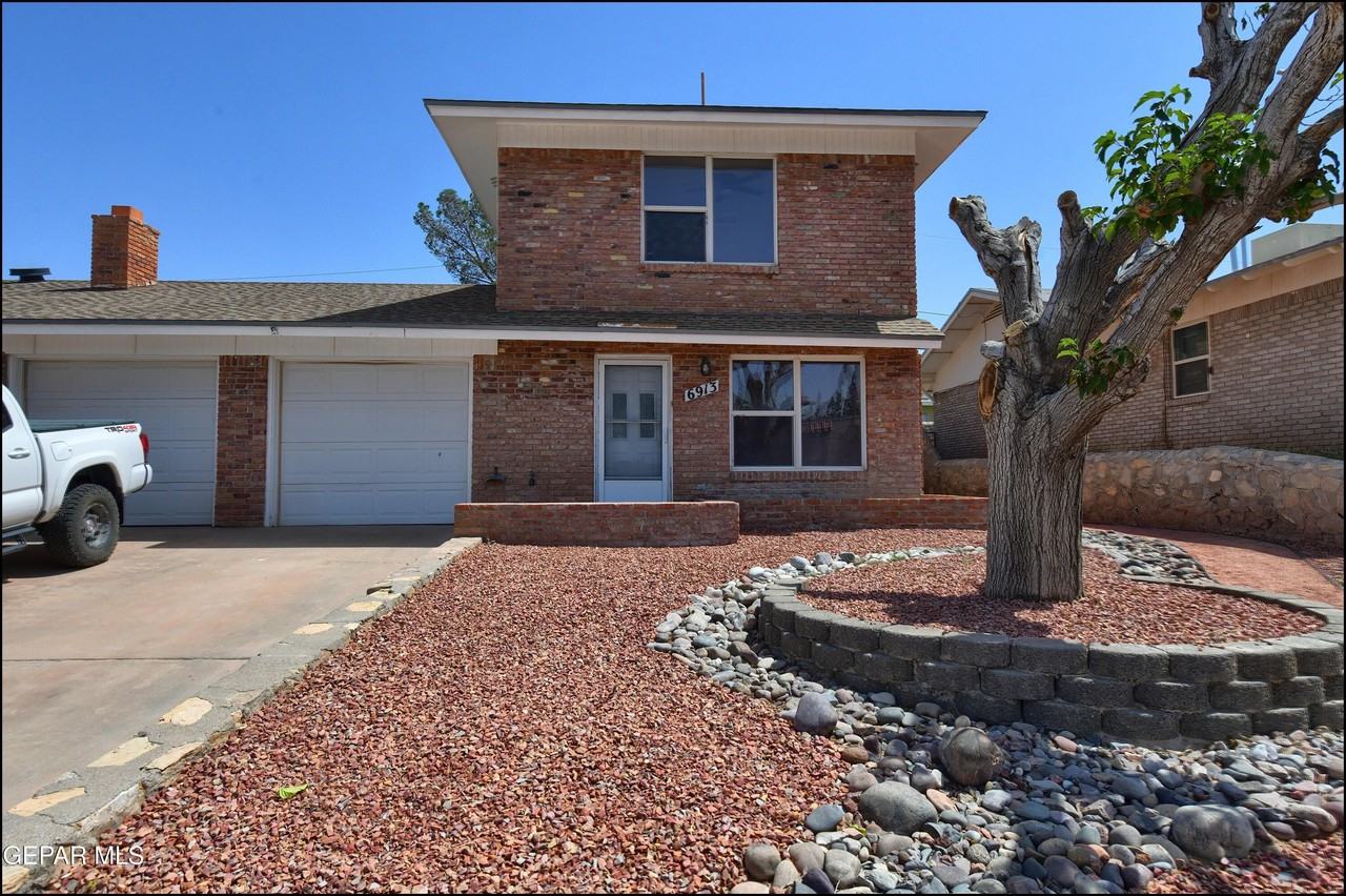 6913 Pamlico Dr - Photo 3 of 37