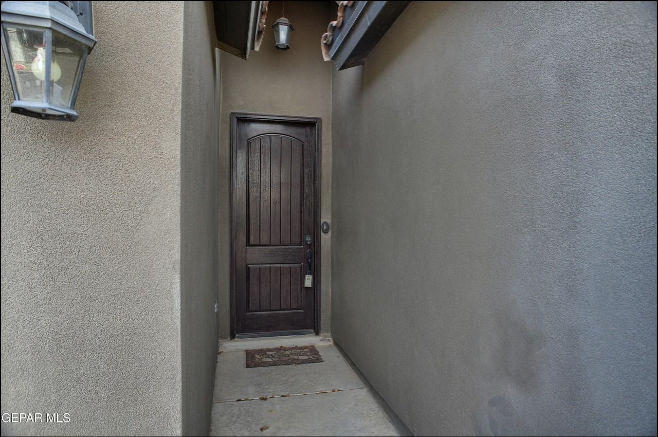13562 Doncaster St - Photo 6 of 43