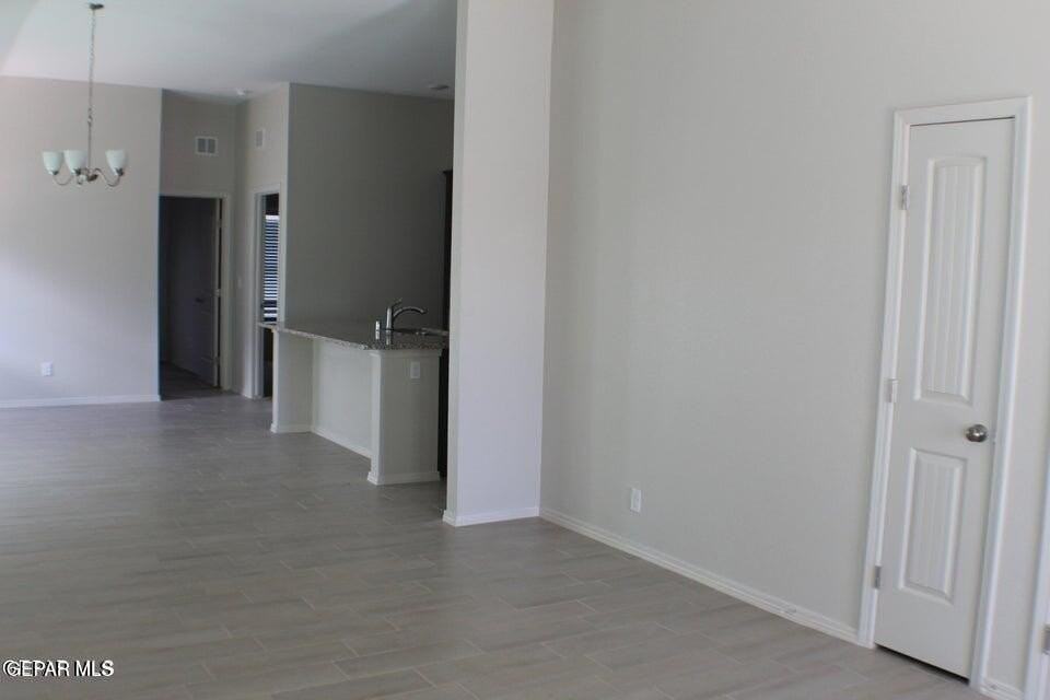 7425 Norte Mesa Ln - Photo 5 of 25