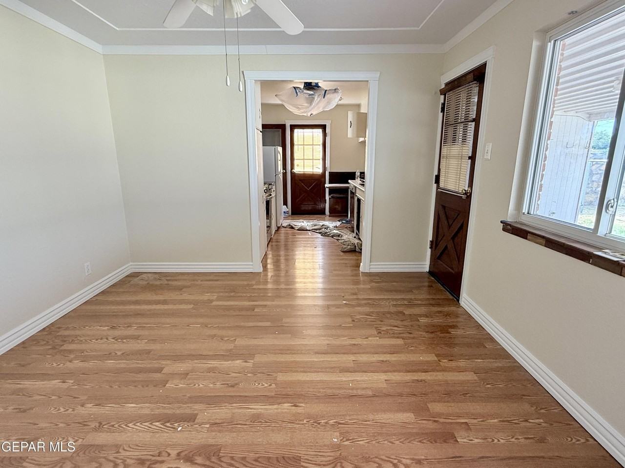 10125 Chezelle Dr - Photo 3 of 10