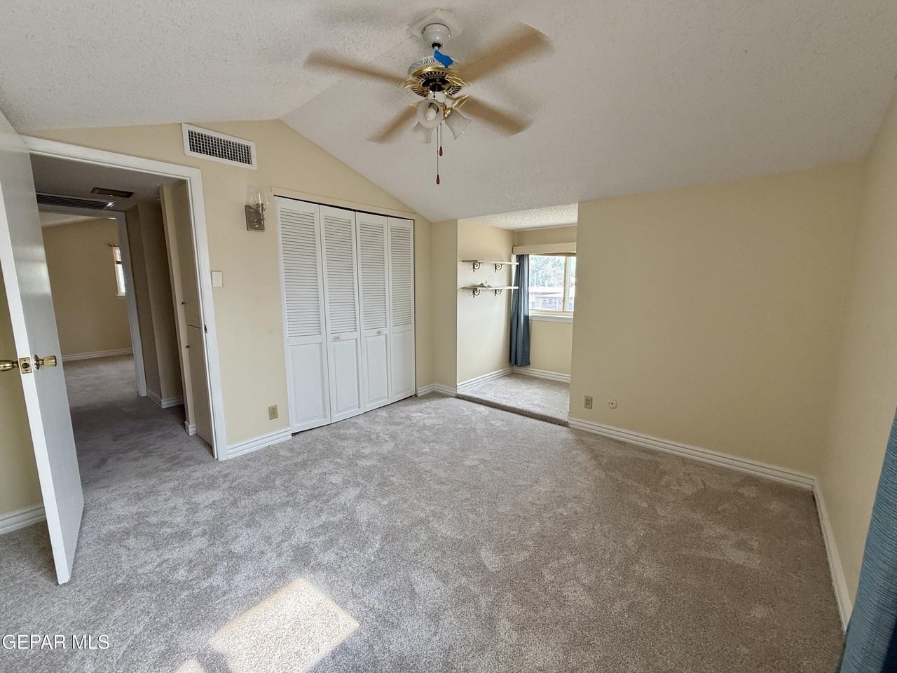 10125 Chezelle Dr - Photo 6 of 10