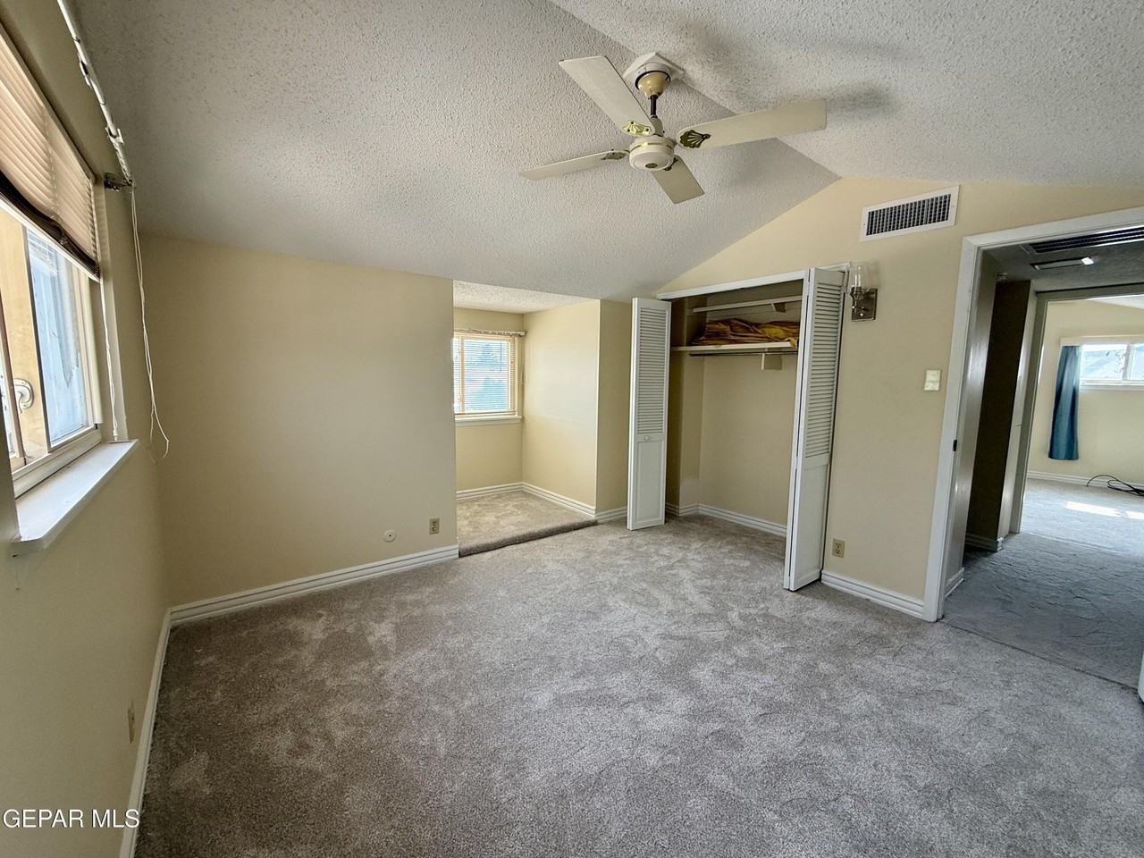 10125 Chezelle Dr - Photo 7 of 10