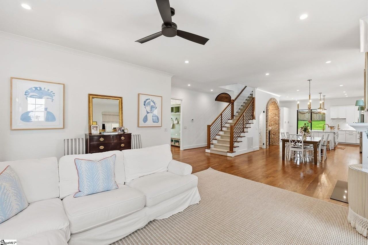 229 Cammer Ave - Photo 6 of 44