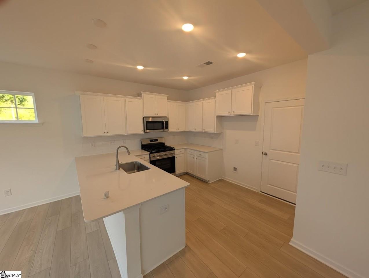 2 Nina Meadows Dr - Photo 3 of 11