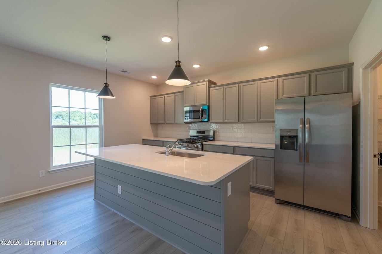 7817 Firescale Ct - Photo 3 of 30