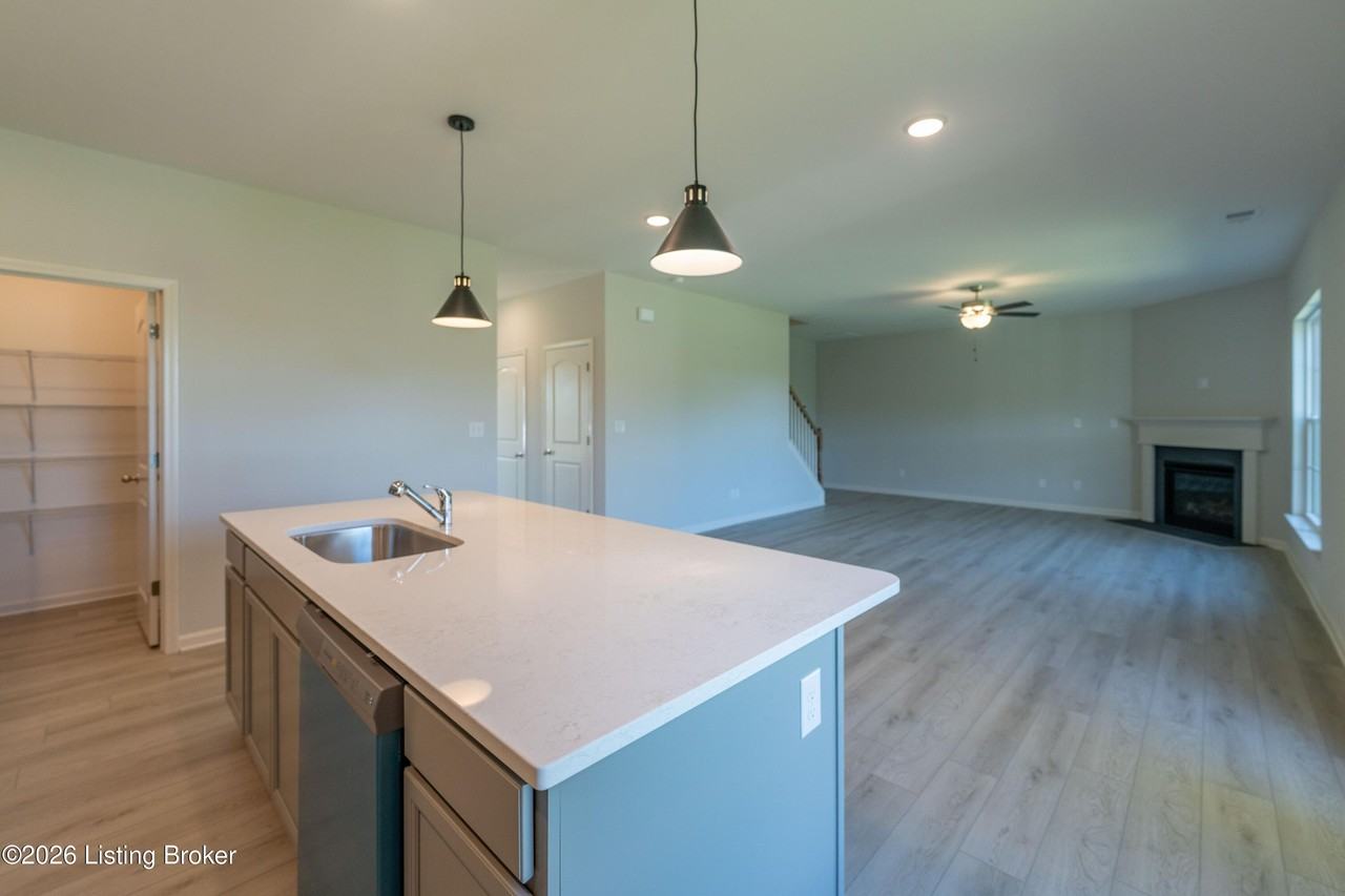 7817 Firescale Ct - Photo 6 of 30