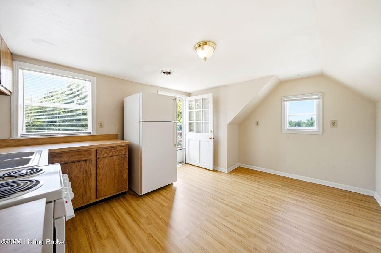 1612 Ellwood Ave #4 - Photo 3 of 28