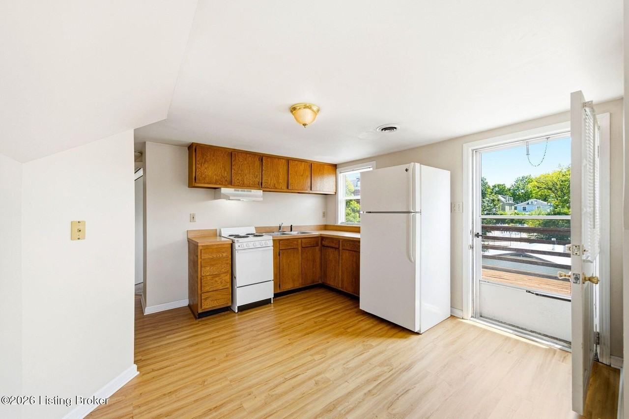 1612 Ellwood Ave #4 - Photo 4 of 28