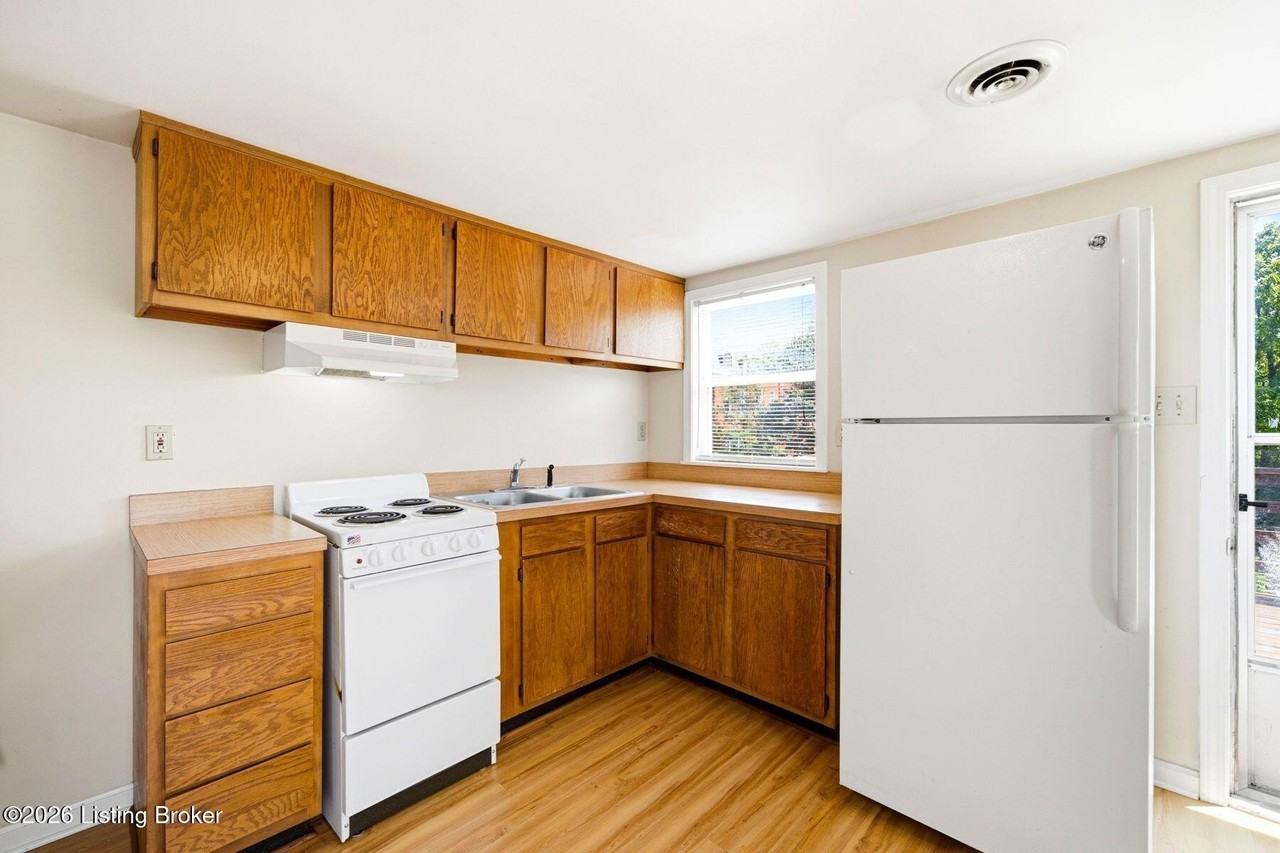 1612 Ellwood Ave #4 - Photo 7 of 28