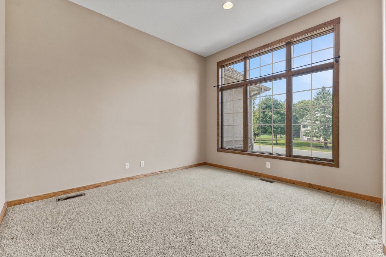 11435 Kenyon Ct Ne #1 - Photo 3 of 31