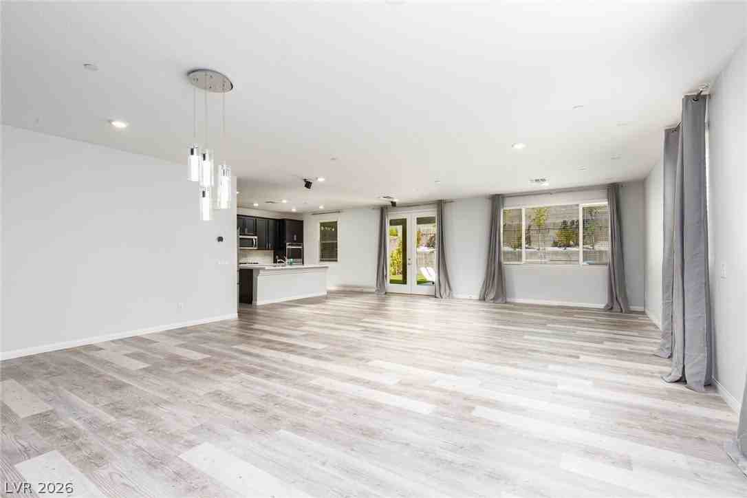 12586 Huckleberry Oak Ave - Photo 7 of 48