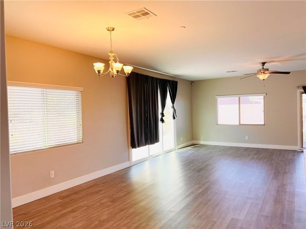 161 Dunblane St - Photo 4 of 50
