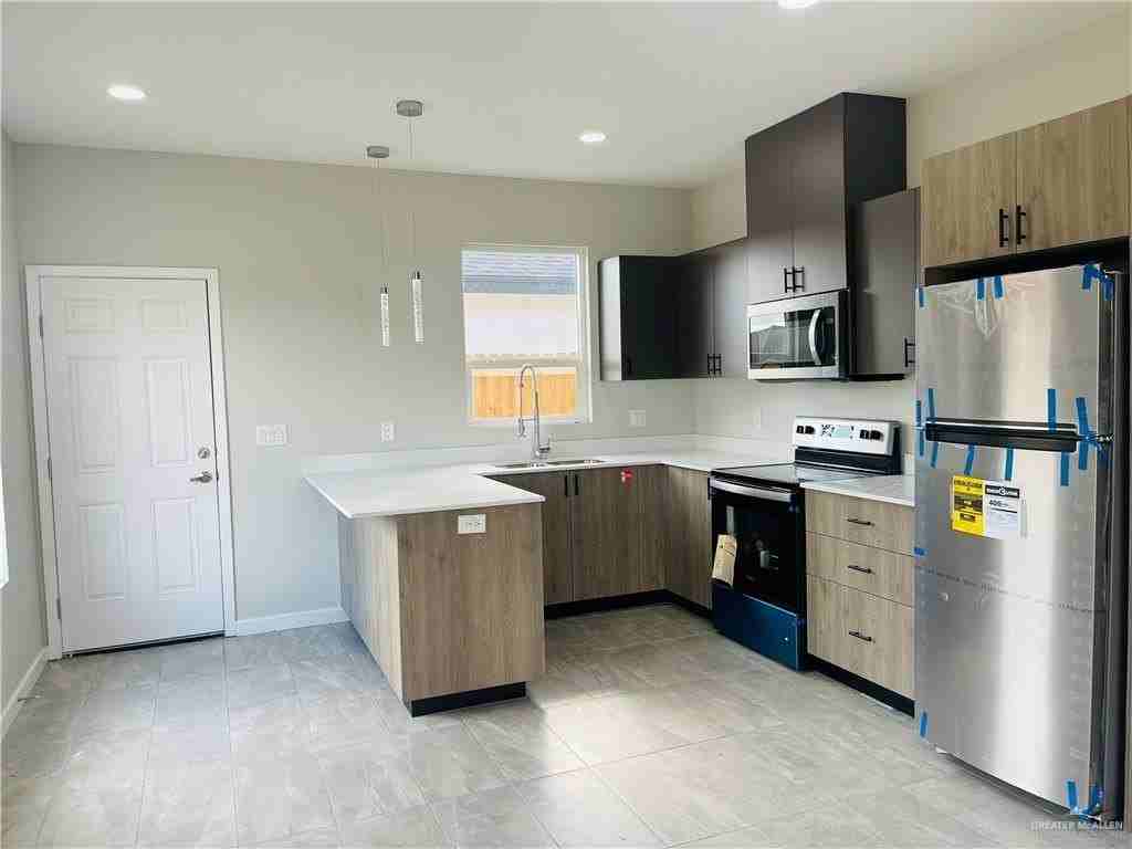 1108 Sugar Garden Ave #4 - Photo 4 of 11