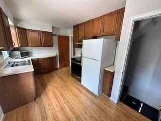 907 Bruce St - Photo 5 of 20
